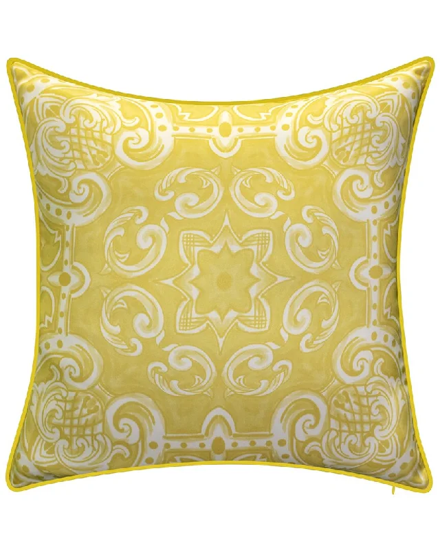 Edie Home Indoor/Outdoor Alhambra Decorative Pillow