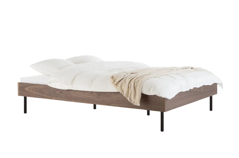 Streiko Bed Walnut