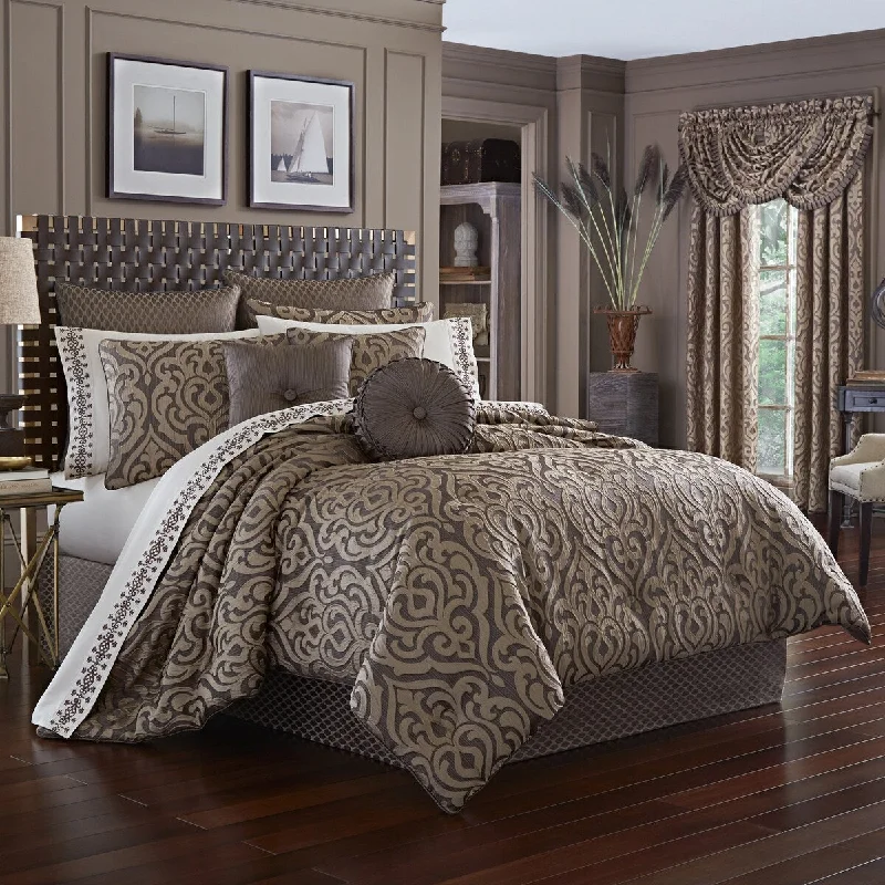 J. Queen New York Astoria Mink Comforter Set