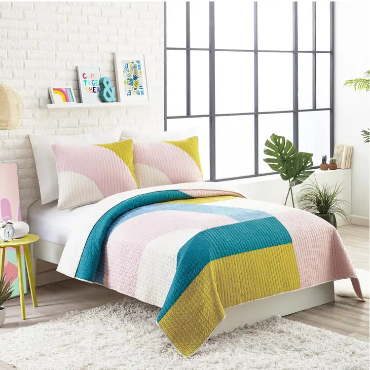 Modshapes Queen Quilt Set