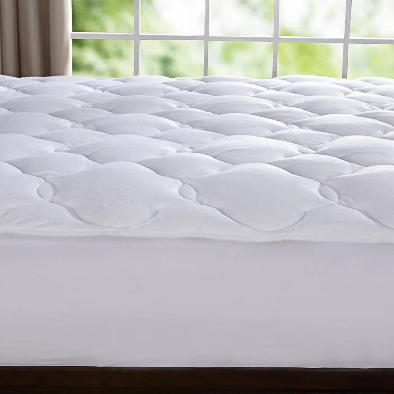 White Microplush Cloud Quilted Design Down Alternative Mattress Pad